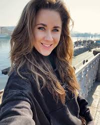 I am in Prague for 50 days working at the @narodni_divadlo.cz