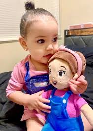 Sylvia Manzo's Instagram, Twitter & Facebook