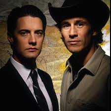 In “Twin Peaks” episode 1.007, Director @leslilinka makes an uncredited  cameo as a One-Eyed Jacks seamstress tending to Audrey Horne. She's wearing  a disguise complete with a miniature Joker playing card tucked