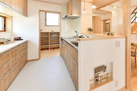 キッチンの施工事例 フォトギャラリー 小松市のハウスメーカーは梶谷建設 ステンレス製のキッチン キッチンデザイン インテリア ナチュラル