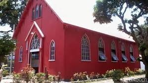 Goyangan, timur, guyangan, krucil, probolinggo, jawa timur. Cuma 2 Di Dunia Ini Gereja Merah Kebanggaan Probolinggo