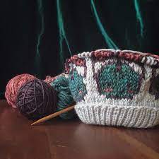 Лариса криворотова вяжем по японским из кники knitting pattern book 260 by hitomi shida 2015. I Designed This Knitting Pattern For Junimo Hat They Ll Be Holding Stardrops Eventually It S Simply A Joy To Work On I Need To Do More Stardew Knits I Hand Dyed The Yarn