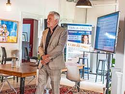 Dutch crime journalist peter r. Een Dag Voor Hij Wordt Neergeschoten Kijkt Peter R De Vries Leidschdagblad