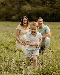 Spring Maternity Family Session Family Photoshoot Poses Maternity Photography Family Family Maternity Pictures