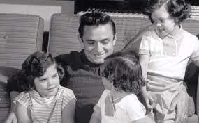 Johnny cash remembers the forgotten men. Pin Von Glenna Normyle Auf Johnny Cash Johnny Cash Wissen Meine Tochter