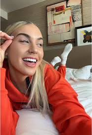 hannah kohn 🤍 (@hannnahkohn)