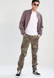 Mirador Pantalon Cargo Camo Zalando Fr Gunesblog Com Lamode En 2020 Pantalon Cargo Conseils De Mode Pour Hommes Camo