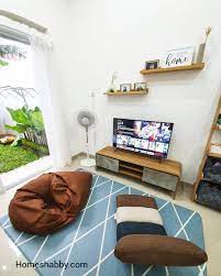 Model ruang tv lesehan sederhana. Ruang Tv Keluarga Lesehan Yang Nyaman Dan Bisa Anda Tiru Homeshabby Com Design Home Plans Home Decorating And Interior Design