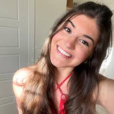 ISO maternity photographers. I'm wanting a session in November! Trying to  schedule ahead! Thank you!