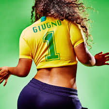 Amore E Capoeira Il Nuovo Singolo Di Takagi Ketra Con Giusy Ferreri E Sean Kingston E Al Comando Della Classifica Fimi Settimanale Dei Singoli Piu Acquistati In Italia Online Il Video