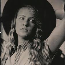 Mandy Lynn's Instagram, Twitter & Facebook