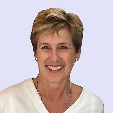 Attending a fundraising workshop and look who I bumped into, Brenda  Sakellarides. So awesome to catch up with this amazing actress, singer and  creative catalyst whom I haven't seen for over 28