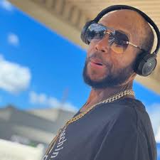 Reginald Russell (@moneymancino) • Instagram photos and videos