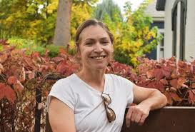 The ghost of Elmira tells her story…from outside the cemetery