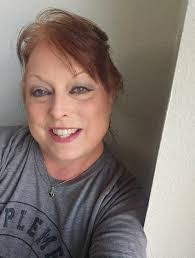 Lynn Belding's Instagram, Twitter & Facebook