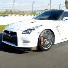 Nissan gtr specs are amazing for its price. Stage De Pilotage En Nissan Gtr Sur Le Circuit D Abbeville