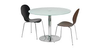 La table ronde est idéale pour les petits espaces et reste intemporelle. Table De Repas Verre Blanc Commandez Nos Tables De Repas En Verre Blancs Rdv Deco