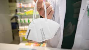 Ich hatte letztens mal filme mit ausatemwolken bei verschiedenen masken gesehen. So Schutzen Masken Gegen Das Coronavirus Br24