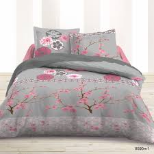 Housse De Couette Et Taies D Oreiller Sakura Deja Disponible Sur La Vallee Des Prix Http Www Lavall Parure De Couette Housse De Couette Mobilier De Salon