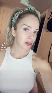 How to choose the right lip filler for your skin