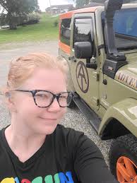 How to navigate parking lots with a large jeep?