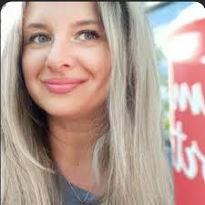 Britt Dunn's Instagram, Twitter & Facebook