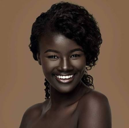 La femme Africaine est la plus belle, elle a le plus beau teint, le plus  beau sourire , le plus beau cœur ...