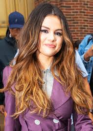 Move the comb from your hairline to the back of your head to create your part. Selena Gomez S Heatless Waves Diy Hair Hack Results Beauty Crew