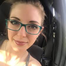 Lisarose Dazzling Lips Lipstick Review and Fashion Discussion