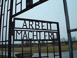 El campo de concentración de sachsenhausen, ubicado en la población de oranienburg, en brandeburgo, alemania, fue construido por los alemanes en 1936 para confinar o liquidar masivamente a opositores. Campo De Concentracion De Sachsenhausen Wikipedia La Enciclopedia Libre