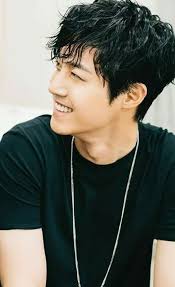 Loraine Castro (lorieeeelay)