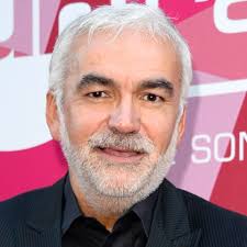 En parlant de chef le patron qui fait suer la judéo maçonnerie. Video Pascal Praud Tres Remonte S En Prend A Ses Invites En Plein Direct Gala