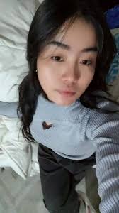 Wanna date 😅 Kim 13