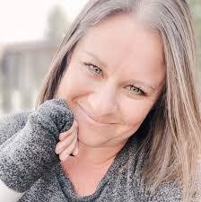 Stephanie Plummer's Instagram, Twitter & Facebook