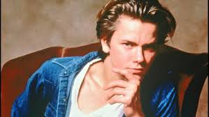 River phoenix's autopsy showed deadly levels of cocaine and morphine (heroin shows up as morphine, as it's metabolized by the body), valium, marijuana and ephedrine. Welchen Anteil River Phoenix Kindheit An Dessen Fruhen Tod Hatte Kurier At