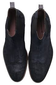 Deze chelsea boot 20003/05 uit de collectie van floris van bommel is uitgevoerd in blauw leer en heeft een opvallende slangenprint. Floris Van Bommel Heren Boots Blauw 10329 2 Van Den Assem