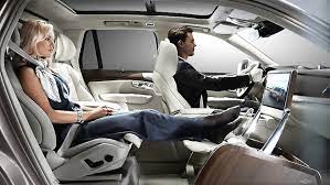 This suv has a hybrid motor which combines a small petrol engine and an electric motor which powers it with 407bhp, the small petrol engine improves fuel efficiency and earlier volvo xc90 was powered with a 2.0 lt diesel engine which was not powerful and low mileage. First Class Auf Vier Sitzen Im Volvo Xc90 Excellence Besser Langer Leben At