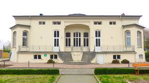 Kathrin flöge's biography, education, exhibitions and more. Schloss Gossler