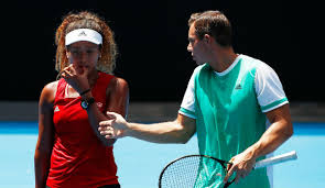 Naomi osaka, 23, pulls out of french open in wake of her media boycott as she says she is 'taking time away from the court' and reveals her depression and social anxiety struggles. Osaka Coach Sascha Bajin Naomi Nicht Weit Weg Von Serena Und Co Tennisnet Com