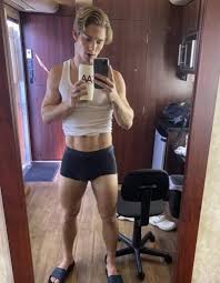 Nico Greetham di Love Victor in mutande - BitchyX