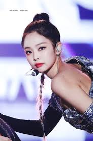 5 Female K Pop Idols Who Hypnotize All Of Us With Their Cat Like Eyes Black Pink Blackpink Blackpink Jennie