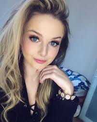 Sophia Daniel's Instagram, Twitter & Facebook