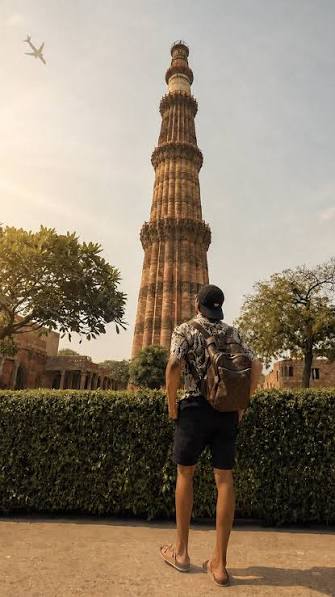 Qutb Minar and Monuments Image 2
