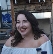 Holly Fischer's Instagram, Twitter & Facebook