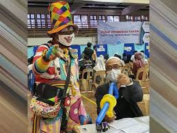 More details what time is the first bus to ukm gemilang hall in hulu langat? Figura Badut Curi Tumpuan Di Ppv Ukm