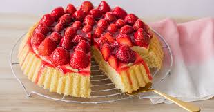 Erdbeerkuchen Mit Vanillecreme Schnelles Rezept Mit Biskuitboden Die Besten Backrezepte Mit Gelinggarantie Rezept Erdbeerkuchen Mit Vanillecreme Erdbeerkuchen Erdbeerkuchen Rezept
