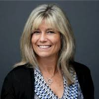 Donna Farr's Instagram, Twitter & Facebook