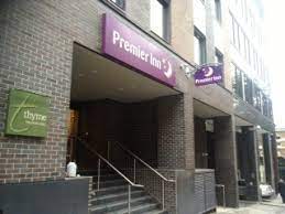 O premier inn london bank (tower) está convenientemente localizado a 15 minutos a pé da catedral de st paul, a 3 minutos a pé da estação de metro de monument e a cerca de 1,6 km de barbican. Premier Inn London Bank Tower Hotel London What To Know Before You Bring Your Family