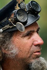 Gary Esser's Instagram, Twitter & Facebook