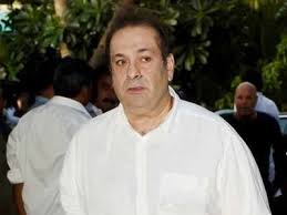 Rajiv kapoor family photo : Uigzxmdirk4hsm